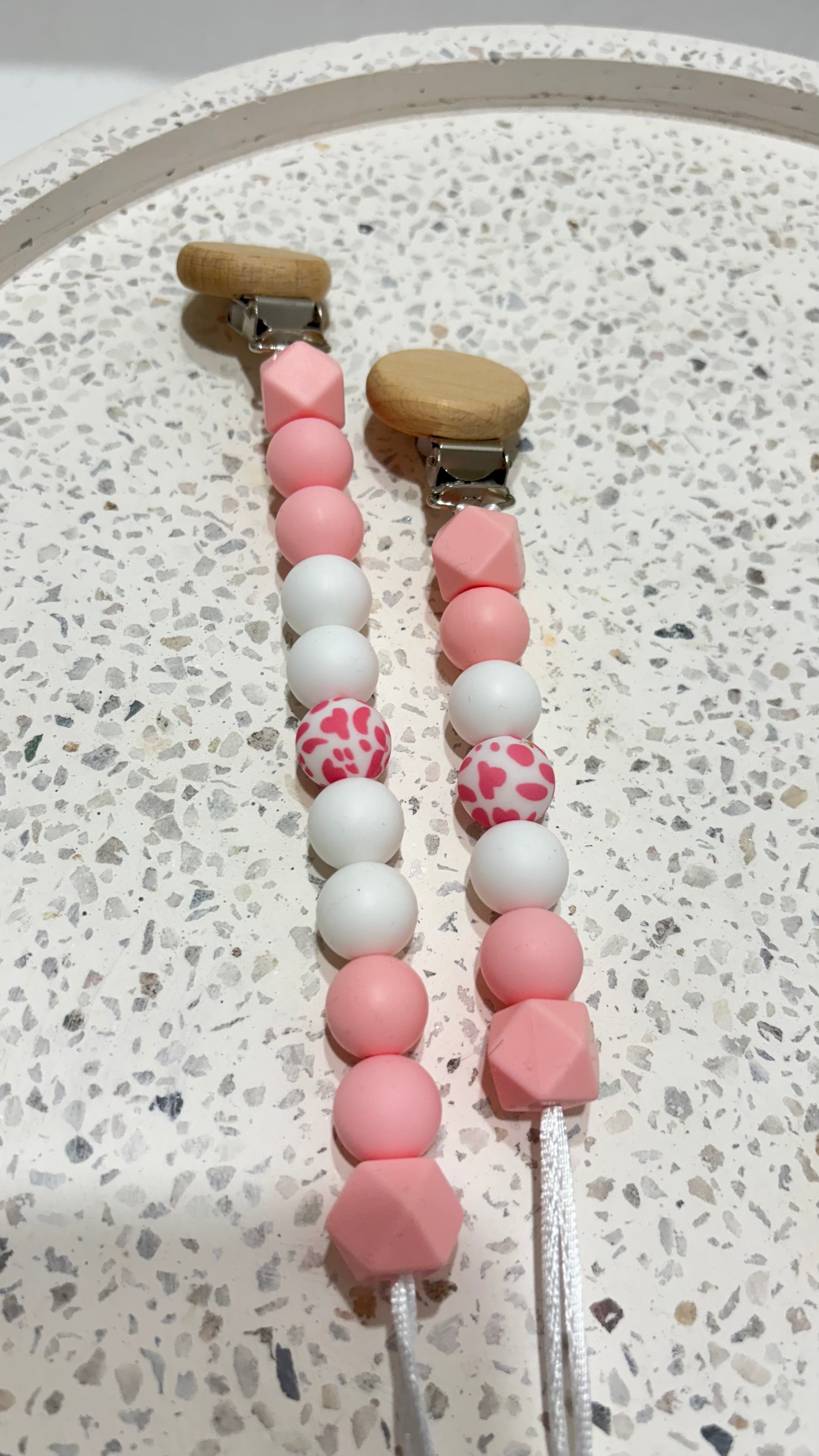 Dummy chain pink